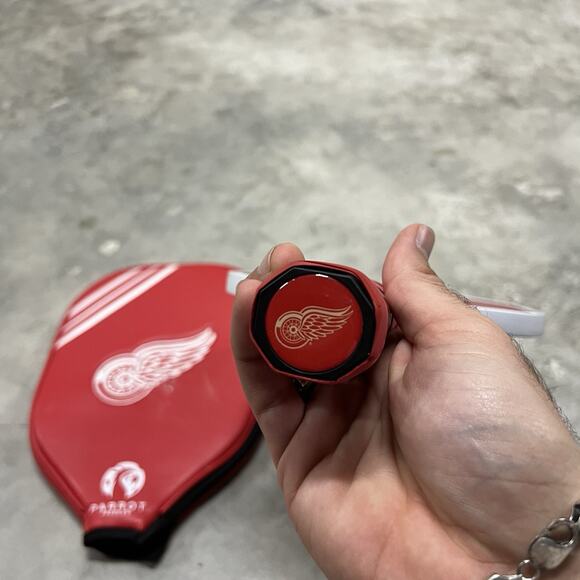 Detroit Redwings Pickeball Paddle Cover + Paddles by Parrot Paddles - Picture 3 of 7